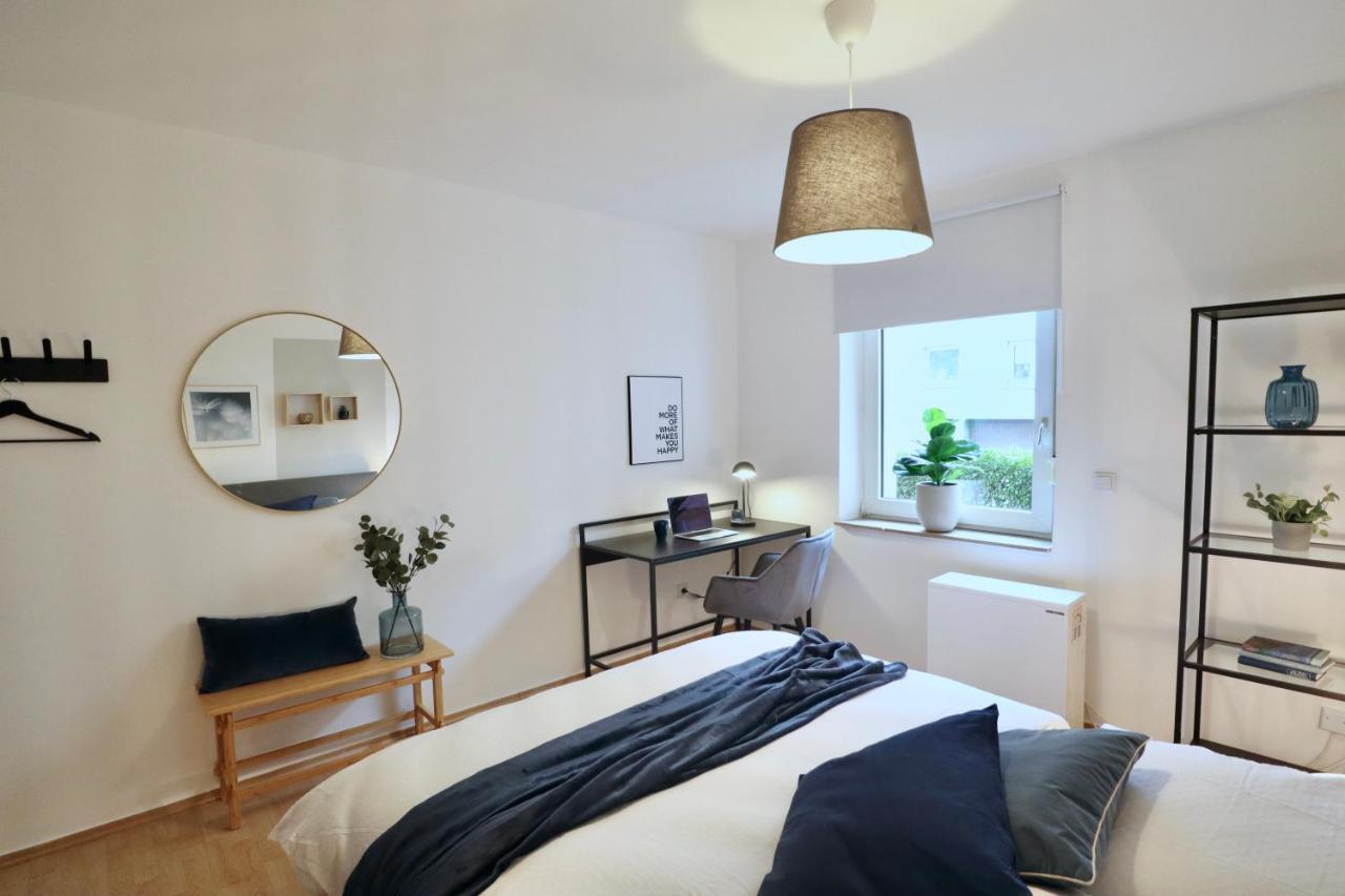 Sapphire Apartment: Free Parking + Netflix + Bathtub เอสเซน ภายนอก รูปภาพ