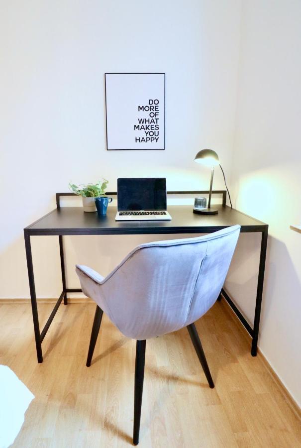 Sapphire Apartment: Free Parking + Netflix + Bathtub เอสเซน ภายนอก รูปภาพ