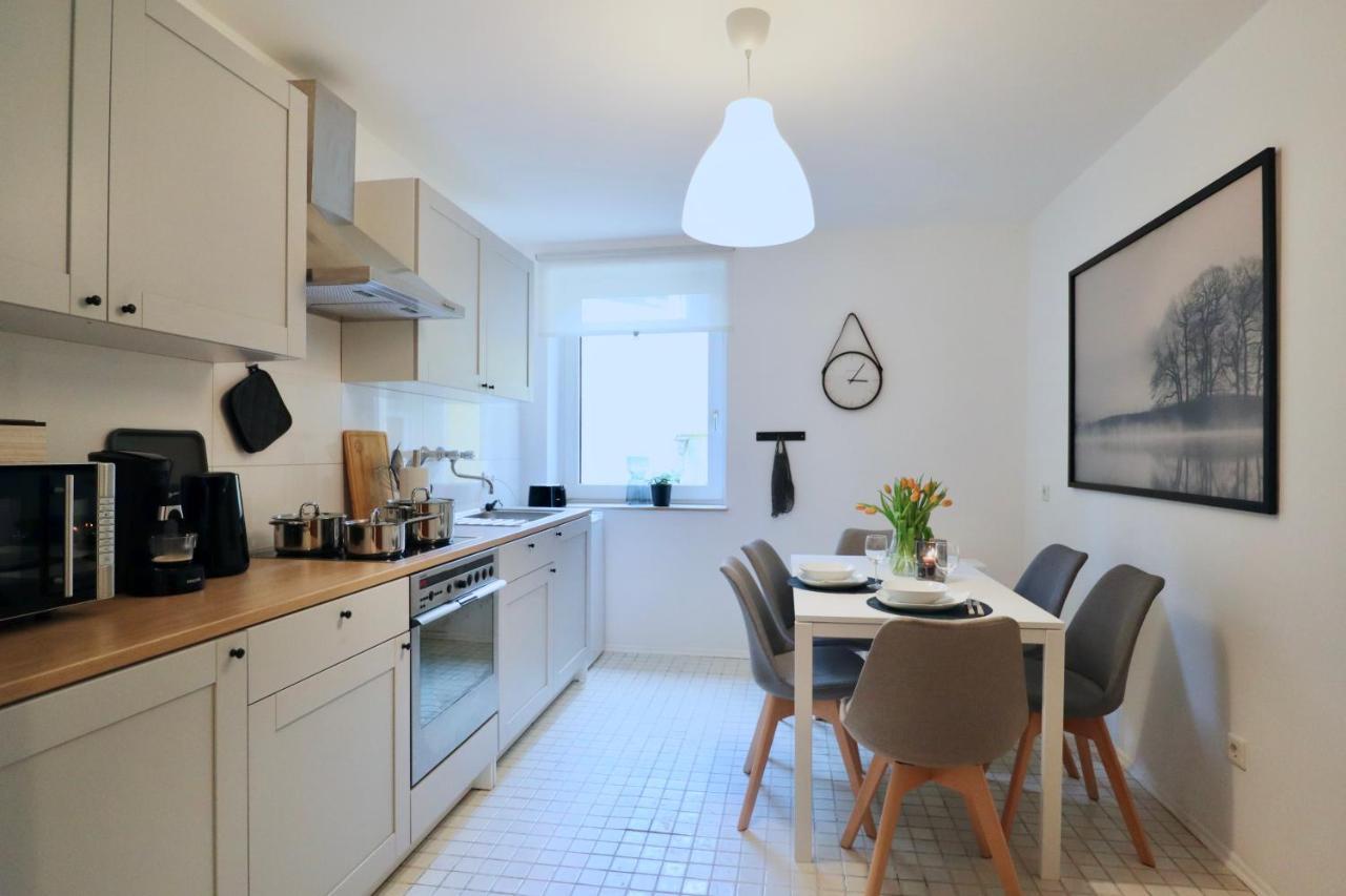 Sapphire Apartment: Free Parking + Netflix + Bathtub เอสเซน ภายนอก รูปภาพ