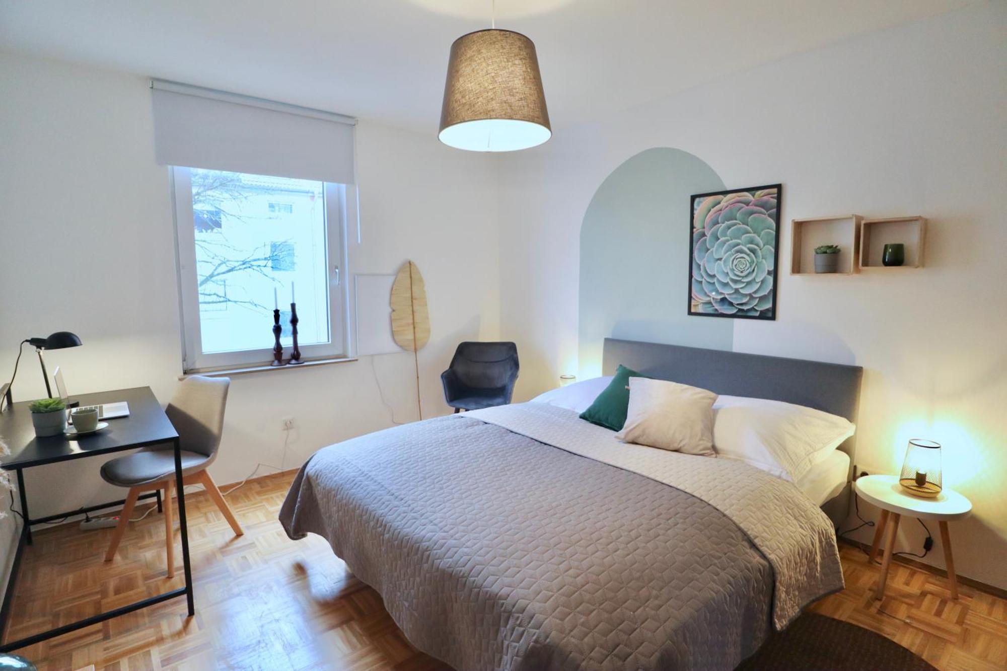 Sapphire Apartment: Free Parking + Netflix + Bathtub เอสเซน ภายนอก รูปภาพ