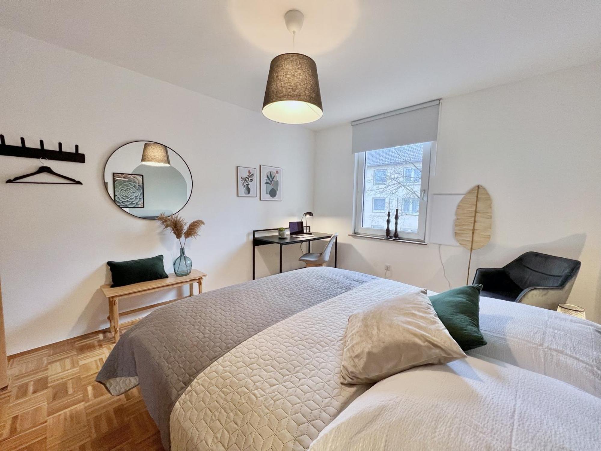Sapphire Apartment: Free Parking + Netflix + Bathtub เอสเซน ภายนอก รูปภาพ