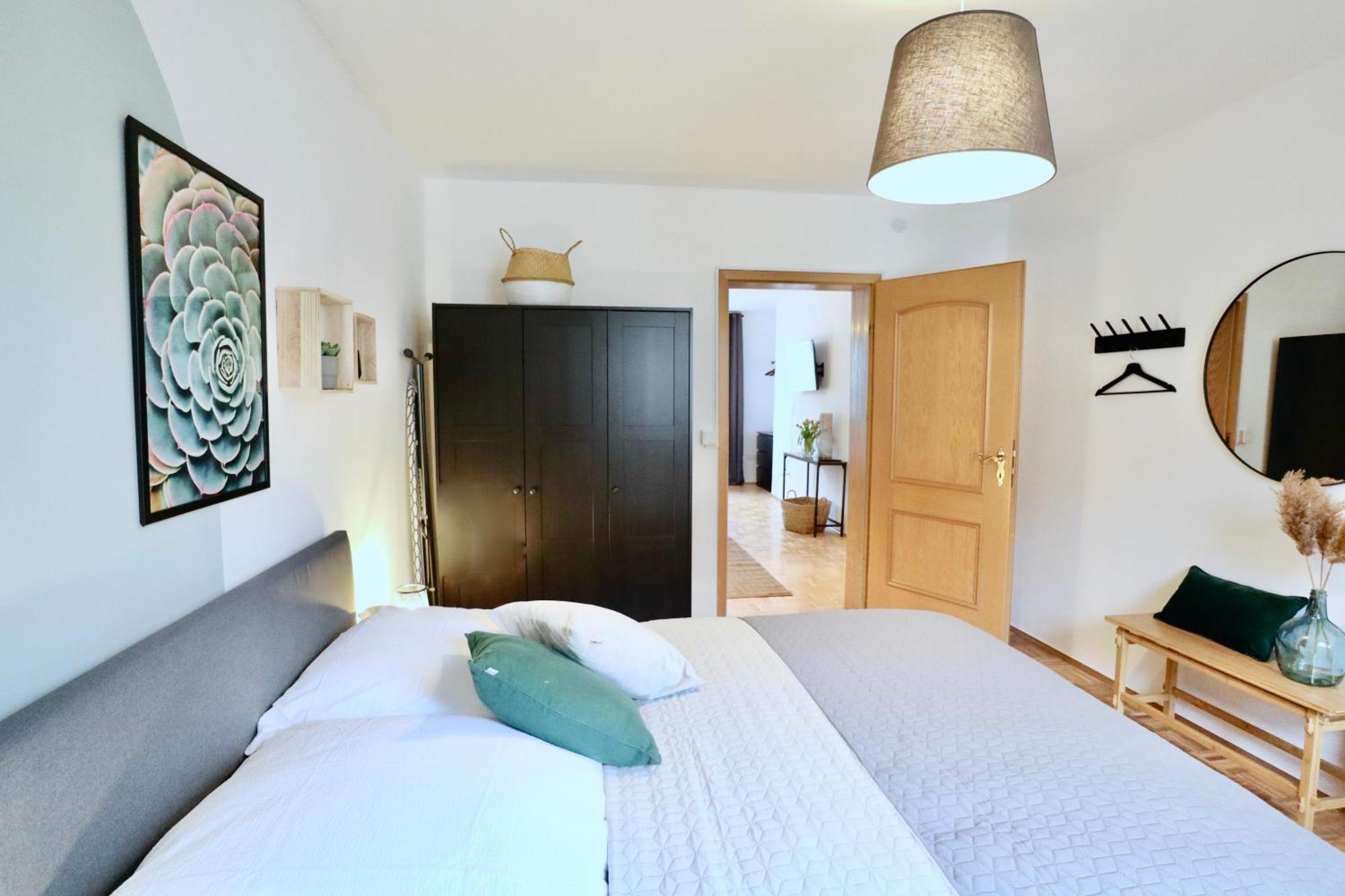 Sapphire Apartment: Free Parking + Netflix + Bathtub เอสเซน ภายนอก รูปภาพ